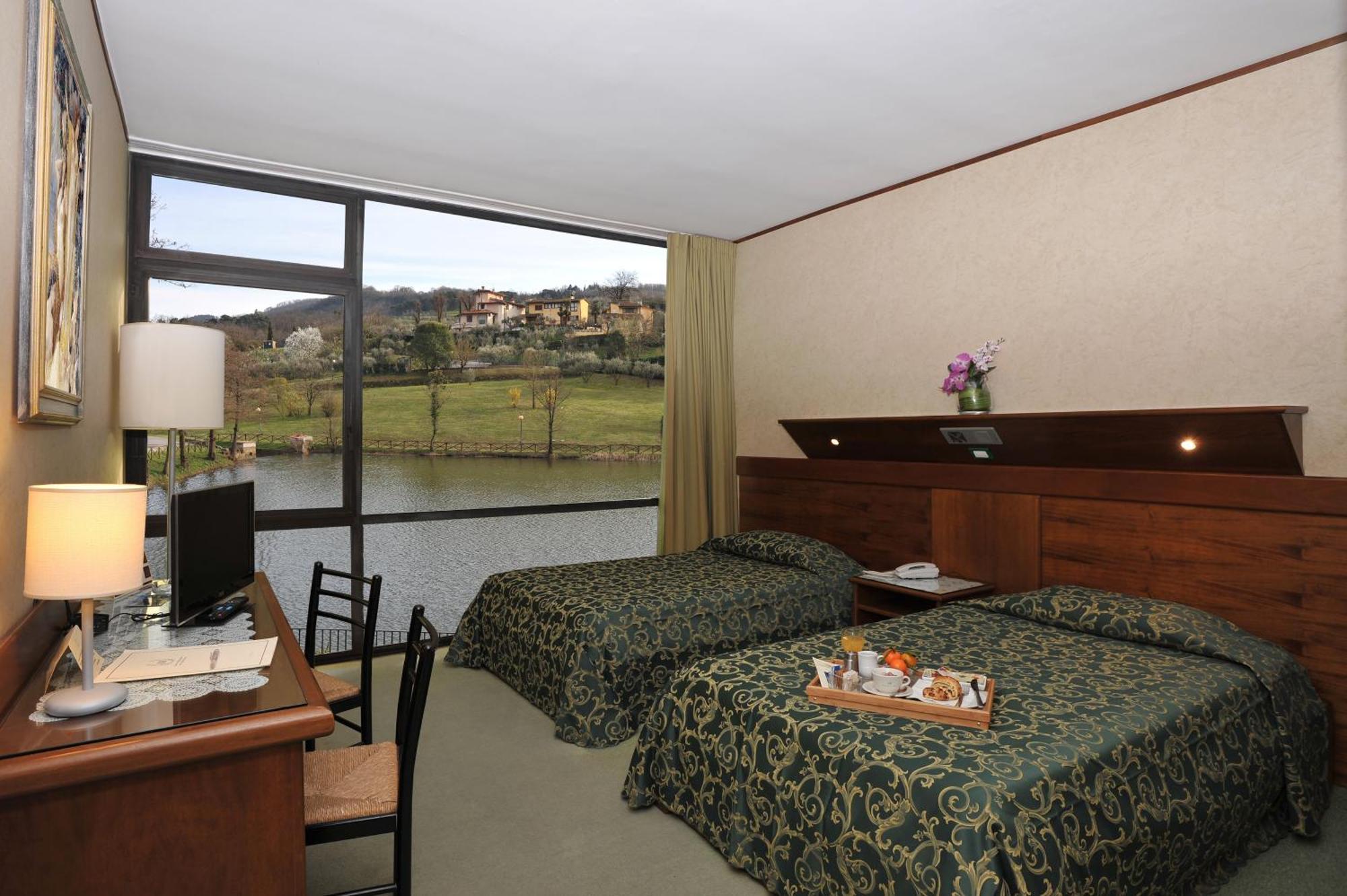 Hotel Lago Verde 세라발레 피스토이에세 외부 사진