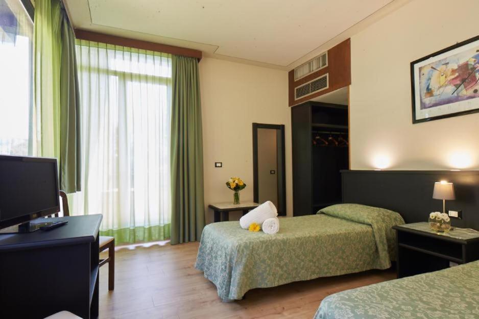 Hotel Lago Verde 세라발레 피스토이에세 외부 사진