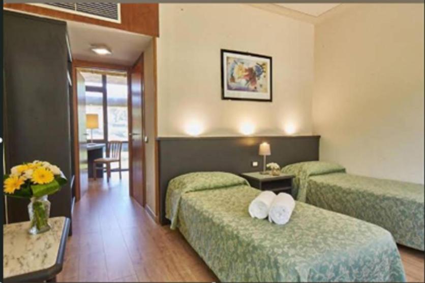 Hotel Lago Verde 세라발레 피스토이에세 외부 사진