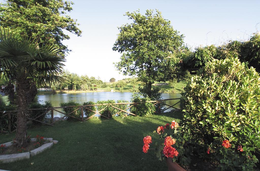 Hotel Lago Verde 세라발레 피스토이에세 외부 사진