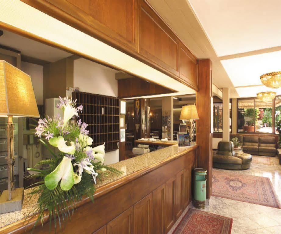 Hotel Lago Verde 세라발레 피스토이에세 외부 사진